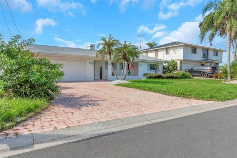 Casa en venta en Palm Harbor, Florida, 4 dormitorios, 172.8 m2 № 1909921 - foto 4