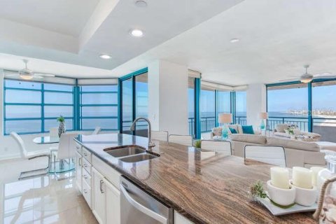 Condominio en venta en Clearwater, Florida, 3 dormitorios, 180.42 m2 № 2097373 - foto 19