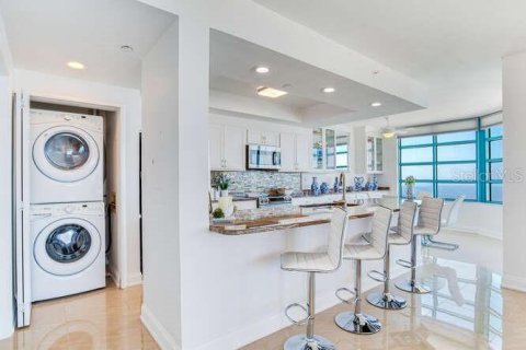 Condominio en venta en Clearwater, Florida, 3 dormitorios, 180.42 m2 № 2097373 - foto 12