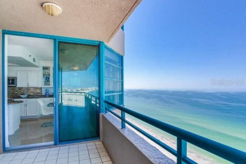 Condominio en venta en Clearwater, Florida, 3 dormitorios, 180.42 m2 № 2097373 - foto 26