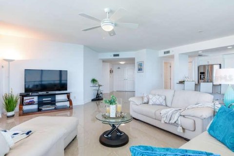 Condominio en venta en Clearwater, Florida, 3 dormitorios, 180.42 m2 № 2097373 - foto 11