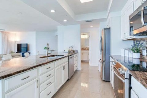 Condominio en venta en Clearwater, Florida, 3 dormitorios, 180.42 m2 № 2097373 - foto 17
