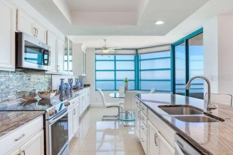 Condominio en venta en Clearwater, Florida, 3 dormitorios, 180.42 m2 № 2097373 - foto 18