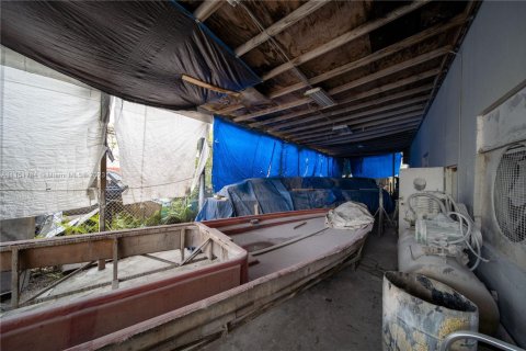 Propiedad comercial en venta en Hialeah, Florida № 1865501 - foto 25