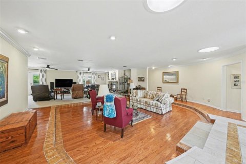 House in Brandon, Florida 4 bedrooms, 252.88 sq.m. № 2105126 - photo 9