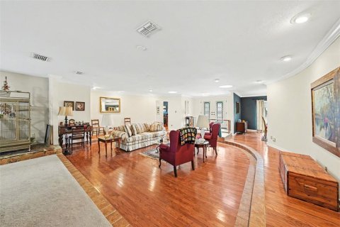 House in Brandon, Florida 4 bedrooms, 252.88 sq.m. № 2105126 - photo 8