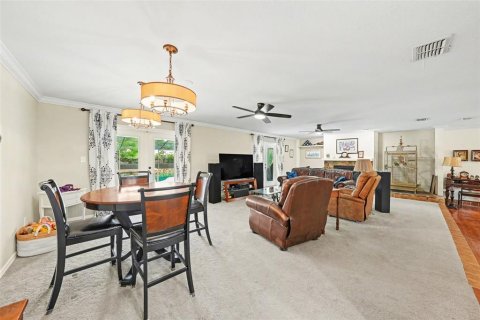 House in Brandon, Florida 4 bedrooms, 252.88 sq.m. № 2105126 - photo 13