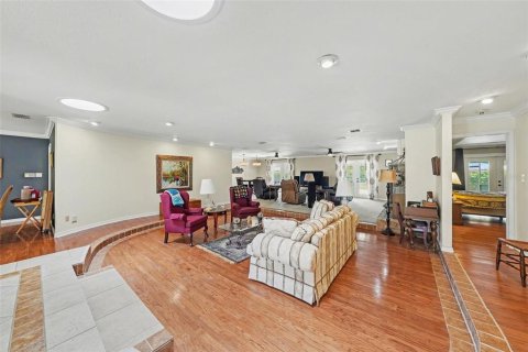 House in Brandon, Florida 4 bedrooms, 252.88 sq.m. № 2105126 - photo 11