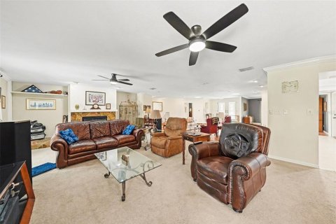 House in Brandon, Florida 4 bedrooms, 252.88 sq.m. № 2105126 - photo 14