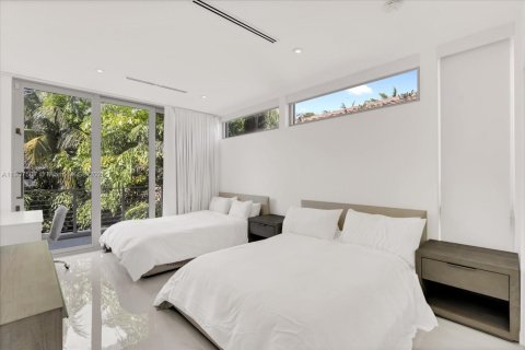 Купить виллу или дом в Майами-Бич, Флорида 3 спальни, 336.58м2, № 1968035 - фото 13