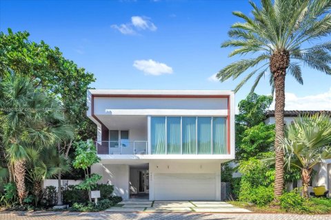 Купить виллу или дом в Майами-Бич, Флорида 3 спальни, 336.58м2, № 1968035 - фото 3