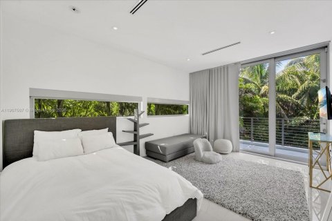 Купить виллу или дом в Майами-Бич, Флорида 3 спальни, 336.58м2, № 1968035 - фото 21