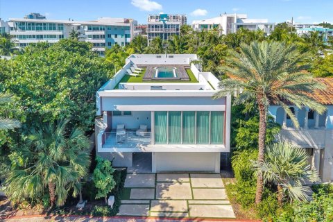 Купить виллу или дом в Майами-Бич, Флорида 3 спальни, 336.58м2, № 1968035 - фото 2