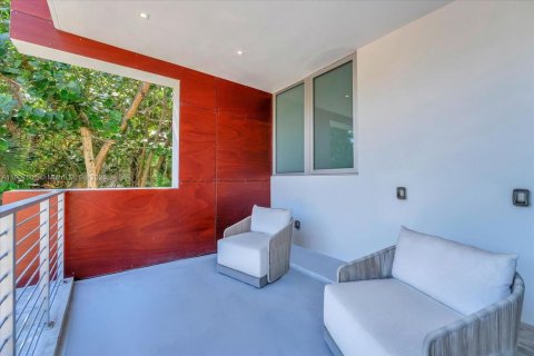 Купить виллу или дом в Майами-Бич, Флорида 3 спальни, 336.58м2, № 1968035 - фото 25