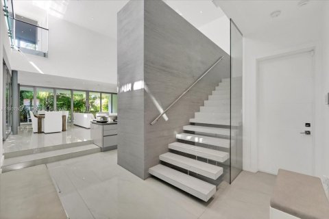 Купить виллу или дом в Майами-Бич, Флорида 3 спальни, 336.58м2, № 1968035 - фото 11