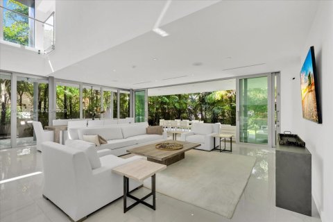 Купить виллу или дом в Майами-Бич, Флорида 3 спальни, 336.58м2, № 1968035 - фото 8