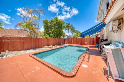 House in Miami, Florida 3 bedrooms, 193.52 sq.m. № 1801164 - photo 27