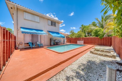 House in Miami, Florida 3 bedrooms, 193.52 sq.m. № 1801164 - photo 25