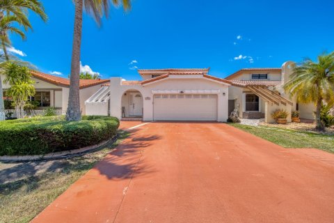House in Miami, Florida 3 bedrooms, 193.52 sq.m. № 1801164 - photo 2