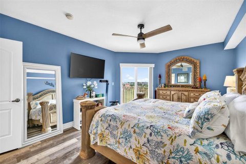 Condo in New Port Richey, Florida, 3 bedrooms  № 2133485 - photo 12