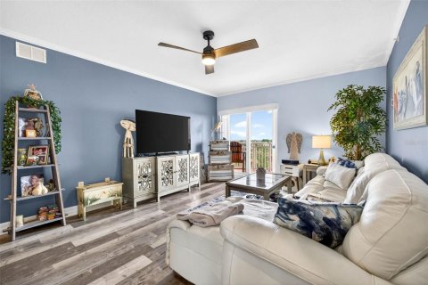 Condo in New Port Richey, Florida, 3 bedrooms  № 2133485 - photo 21