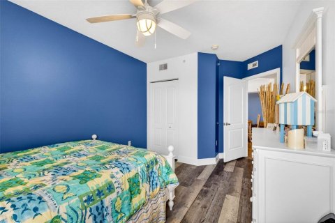 Condo in New Port Richey, Florida, 3 bedrooms  № 2133485 - photo 17