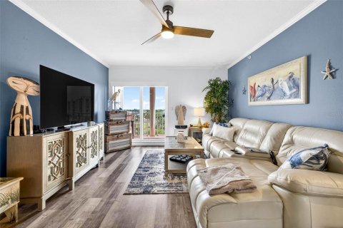 Condo in New Port Richey, Florida, 3 bedrooms  № 2133485 - photo 3
