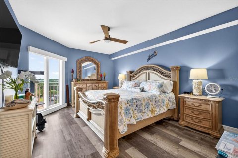 Condo in New Port Richey, Florida, 3 bedrooms  № 2133485 - photo 13