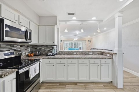 Купить виллу или дом в Сан-Сити-Центр, Флорида 3 комнаты, 176.14м2, № 2396436 - фото 18