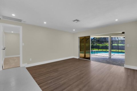 House in Naples, Florida 3 bedrooms, 241.64 sq.m. № 2210823 - photo 11