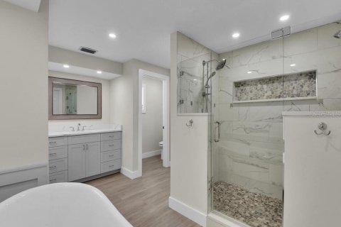 House in Naples, Florida 3 bedrooms, 241.64 sq.m. № 2210823 - photo 27