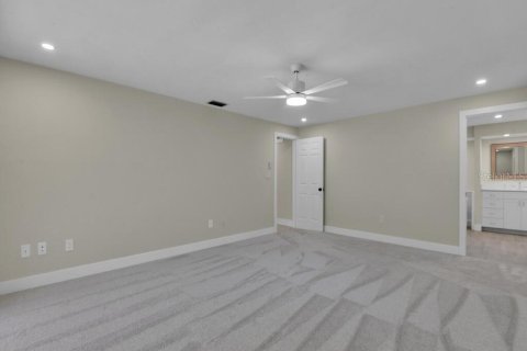 House in Naples, Florida 3 bedrooms, 241.64 sq.m. № 2210823 - photo 23