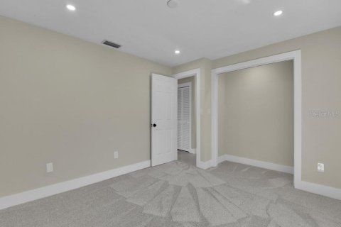 House in Naples, Florida 3 bedrooms, 241.64 sq.m. № 2210823 - photo 29