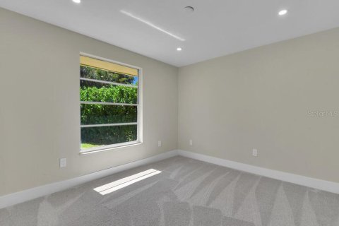 House in Naples, Florida 3 bedrooms, 241.64 sq.m. № 2210823 - photo 28