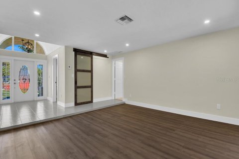 House in Naples, Florida 3 bedrooms, 241.64 sq.m. № 2210823 - photo 10