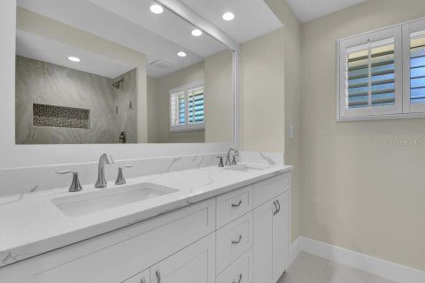 House in Naples, Florida 3 bedrooms, 241.64 sq.m. № 2210823 - photo 30