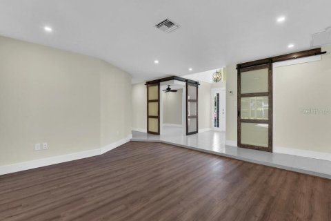 House in Naples, Florida 3 bedrooms, 241.64 sq.m. № 2210823 - photo 12