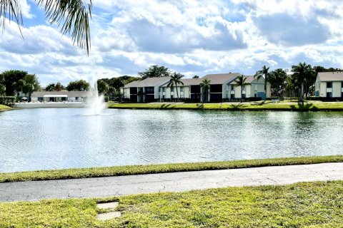 Condominio en venta en West Palm Beach, Florida, 2 dormitorios, 102.56 m2 № 932315 - foto 1