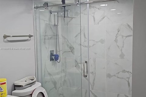 Купить кондоминиум в Майами, Флорида 3 спальни, 121.89м2, № 1781841 - фото 12