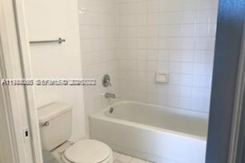 Copropriété à vendre à Miramar, Floride: 2 chambres, 91.32 m2 № 2048064 - photo 12