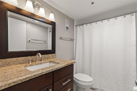 Condo in Orlando, Florida, 3 bedrooms  № 1720027 - photo 17