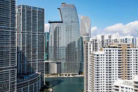 Condo in Miami, Florida, 2 bedrooms № 1920647 - photo 3