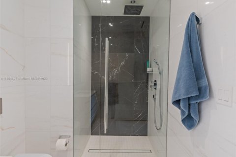 Condo in Miami, Florida, 2 bedrooms № 1920647 - photo 30