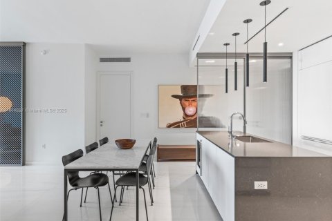 Condo in Miami, Florida, 2 bedrooms № 1920647 - photo 9