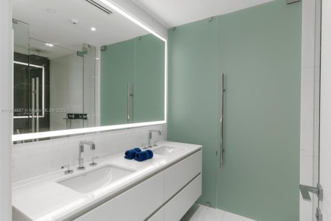 Condo in Miami, Florida, 2 bedrooms № 1920647 - photo 24