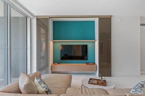 Condo in Miami, Florida, 2 bedrooms № 1920647 - photo 17