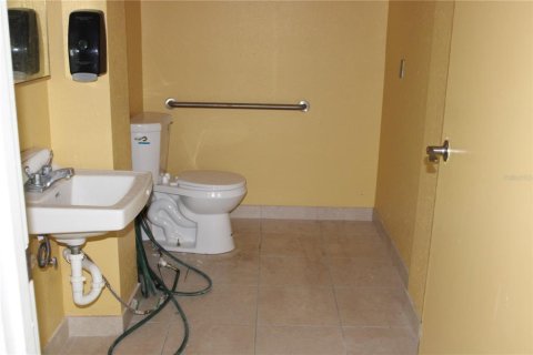 Immobilier commercial à louer à Clearwater, Floride: 297.66 m2 № 2105987 - photo 8