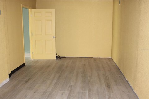 Immobilier commercial à louer à Clearwater, Floride: 297.66 m2 № 2105987 - photo 7