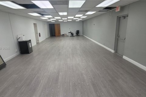Commercial property in Fort Lauderdale, Florida № 2011096 - photo 3