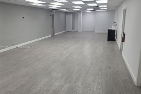 Commercial property in Fort Lauderdale, Florida № 2011096 - photo 5